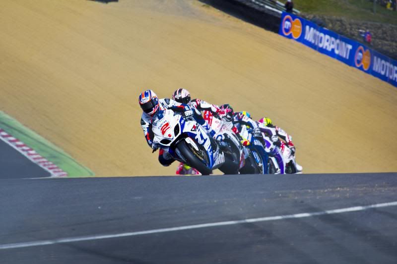 IMAGE: http://i10.photobucket.com/albums/a103/stuuk1/BSB%20BrandsHatch%2007-04-13/IMG_3489.jpg