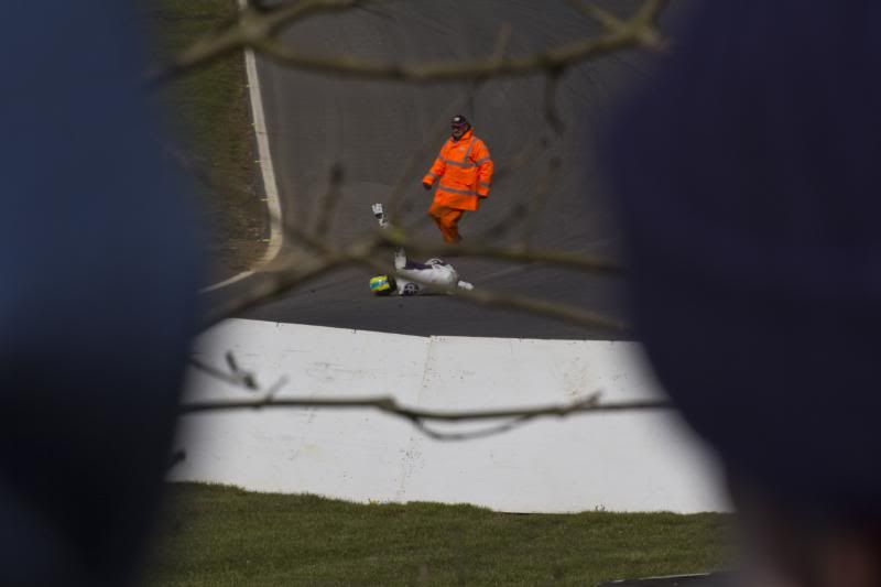 IMAGE: http://i10.photobucket.com/albums/a103/stuuk1/BSB%20BrandsHatch%2007-04-13/IMG_3639.jpg