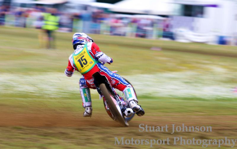 IMAGE: http://i10.photobucket.com/albums/a103/stuuk1/Grass%20Track%20Racing/IMG_0444PPWM.jpg