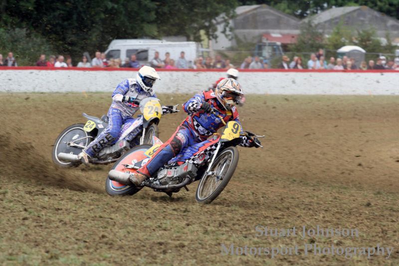 IMAGE: http://i10.photobucket.com/albums/a103/stuuk1/Grass%20Track%20Racing/IMG_0588PPWM.jpg