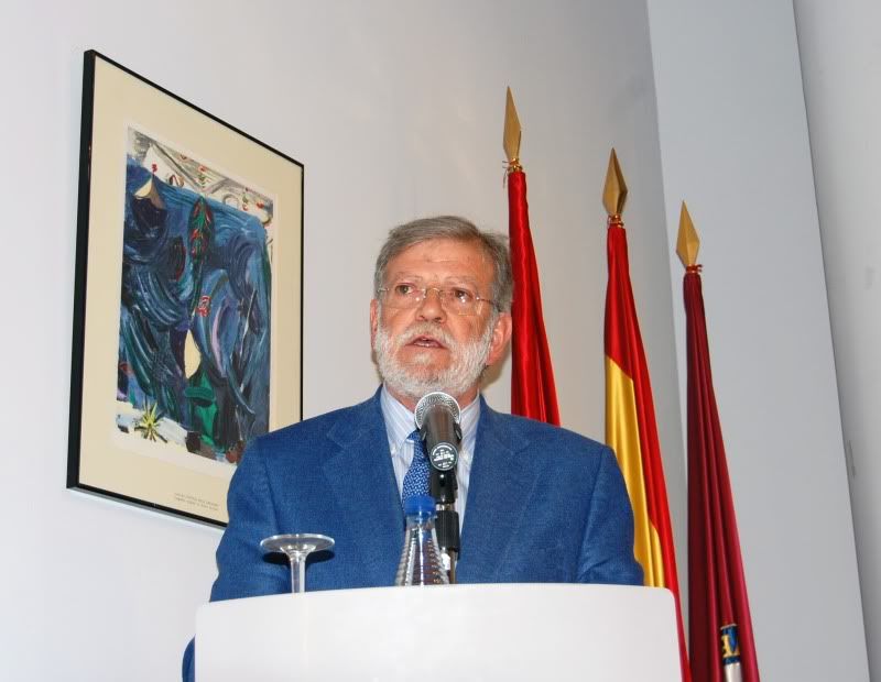 Juan Carlos Rodríguez Ibarra en una conferencia ante estudiantes de la Universidad Carlos III de Madrid