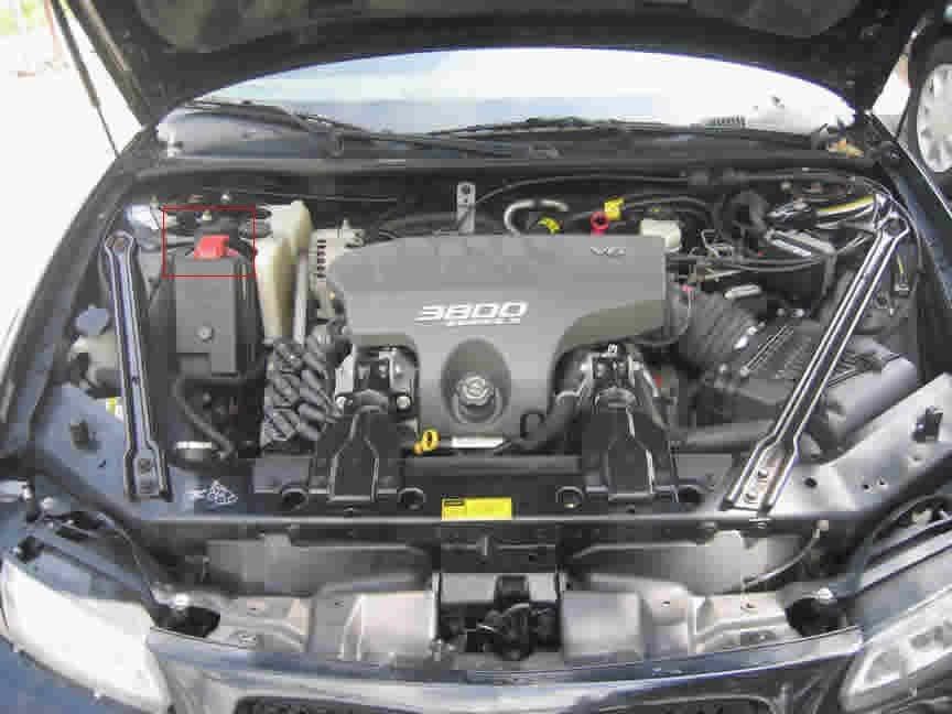 2000PontiacGrandPrixEngineFront.jpg