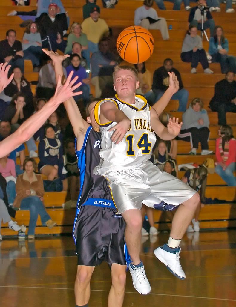 IMAGE: http://i10.photobucket.com/albums/a124/sswrob/TJHazinsky12806.jpg