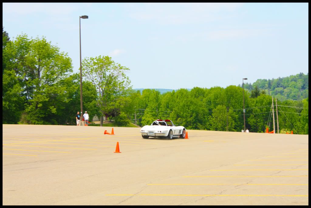 http://i10.photobucket.com/albums/a125/apex32/66vette2.jpg