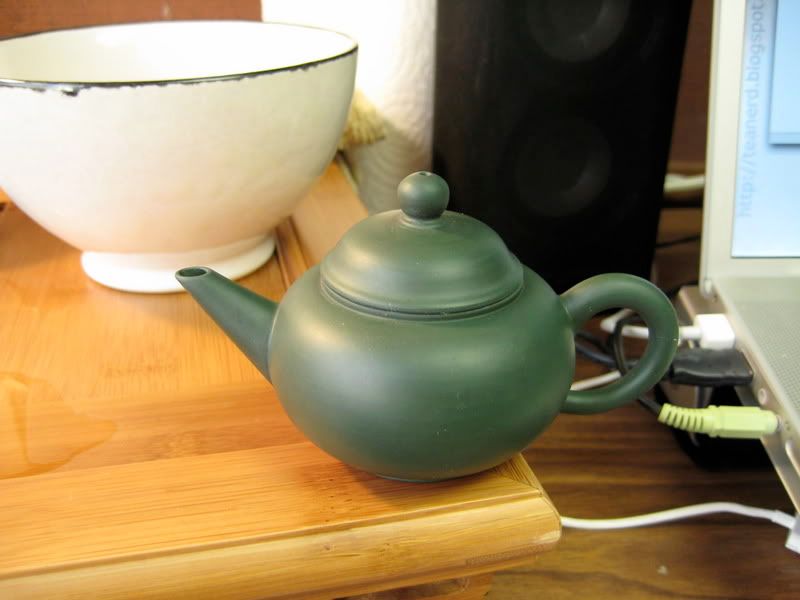 Luni Teapot
