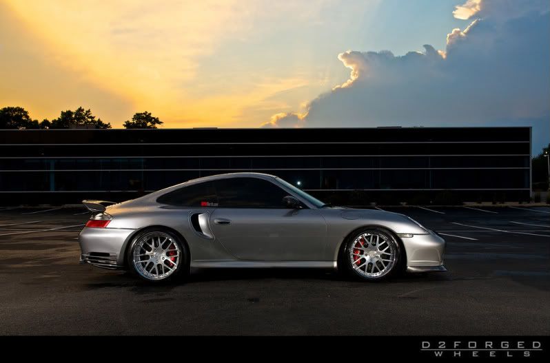 http://i10.photobucket.com/albums/a129/links2222/Porsche/5-2.jpg