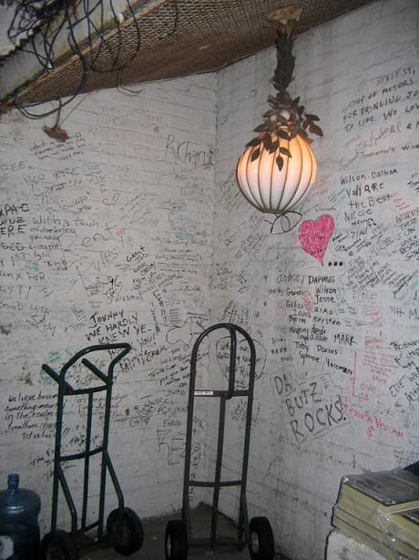 re: The Graffiti on the Nederlander Theater