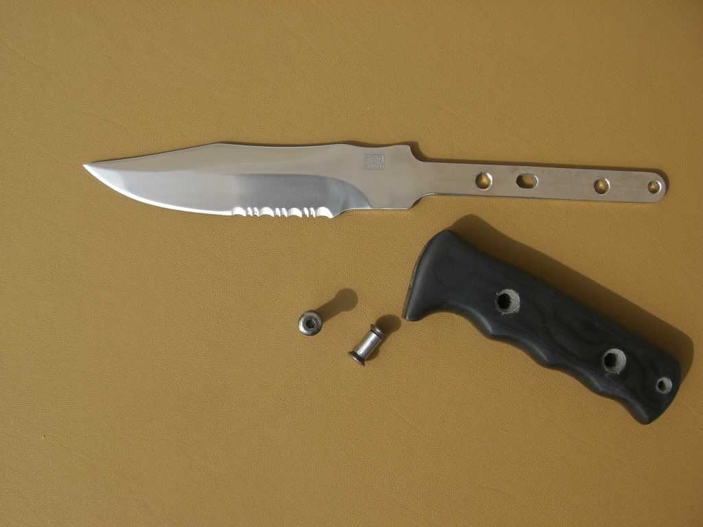 Does anyone know if the SOG Seal Pup is full tang? r/knives