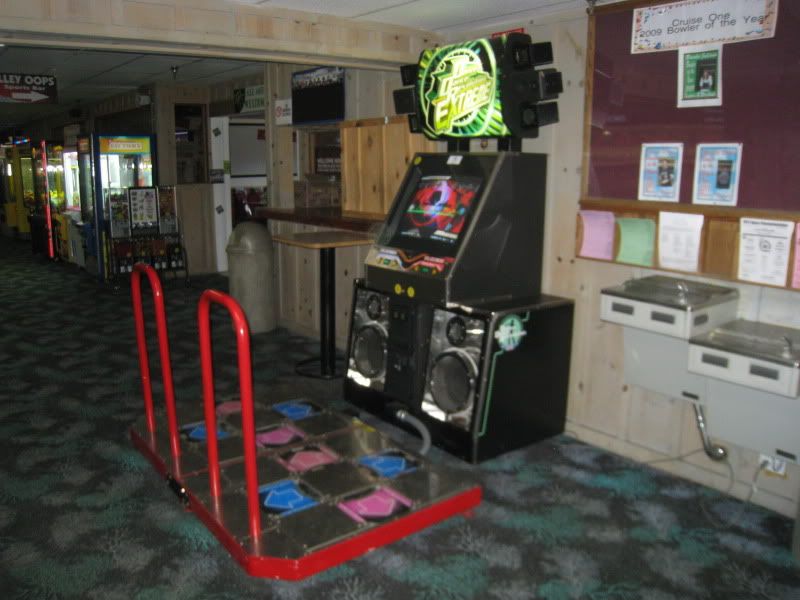 BowlingBarnFunplex001.jpg