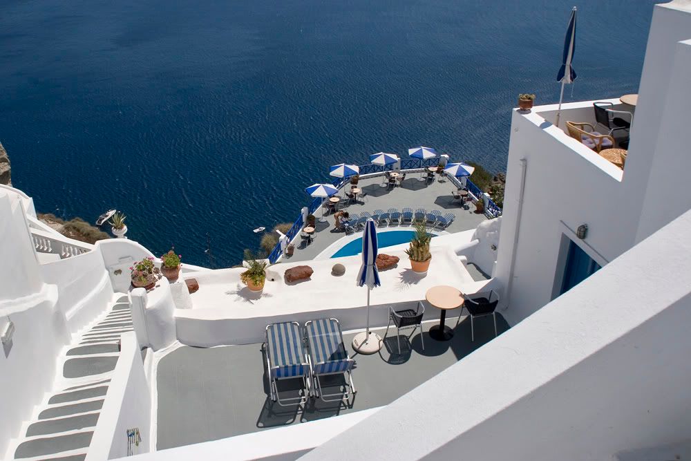 IMAGE: http://i10.photobucket.com/albums/a135/tiziano_bruno/Myconos%20and%20Santorini/IMG_1549.jpg?