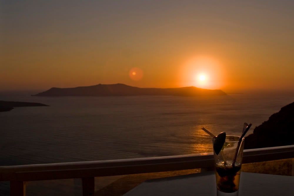 IMAGE: http://i10.photobucket.com/albums/a135/tiziano_bruno/Myconos%20and%20Santorini/IMG_1599.jpg?