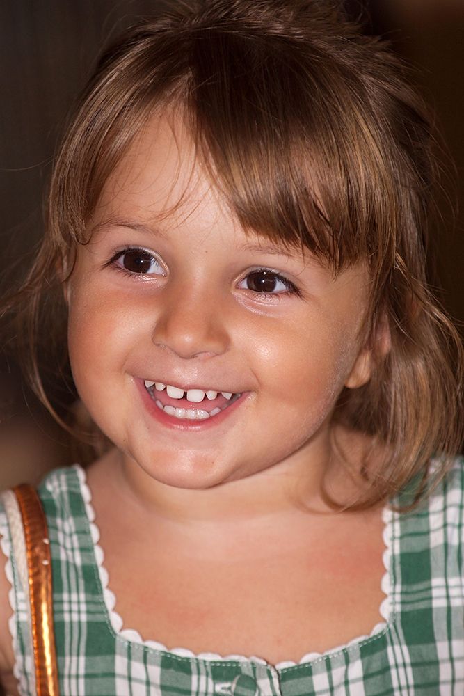 IMAGE: http://i10.photobucket.com/albums/a135/tiziano_bruno/Portraits/family/IMG_6443.jpg