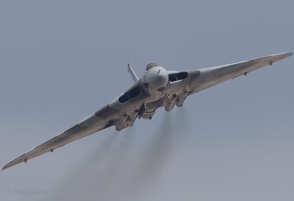IMAGE: http://i10.photobucket.com/albums/a139/vtecsilver/Lowestoft%202009/Vulcan-5281.jpg