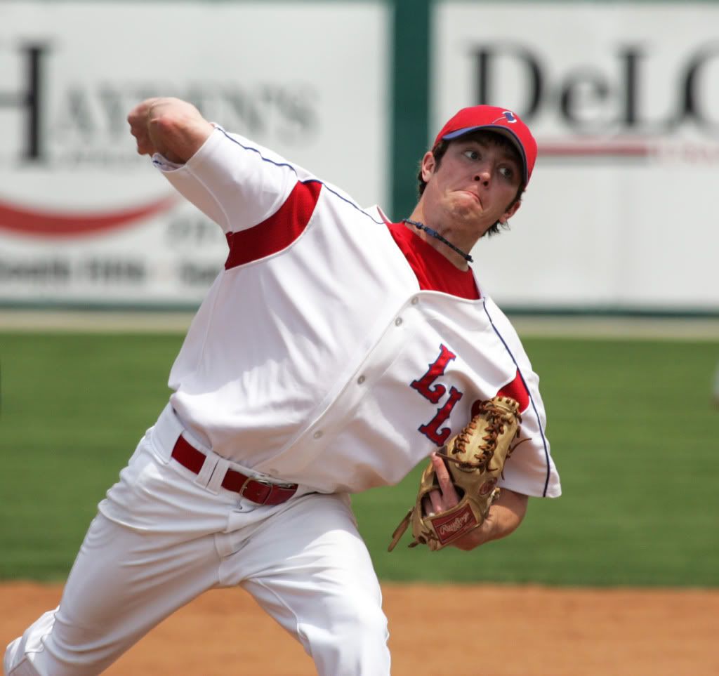 IMAGE: http://i10.photobucket.com/albums/a140/izatt82/llcc4.jpg