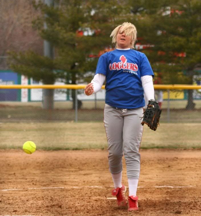 IMAGE: http://i10.photobucket.com/albums/a140/izatt82/pitcher2.jpg