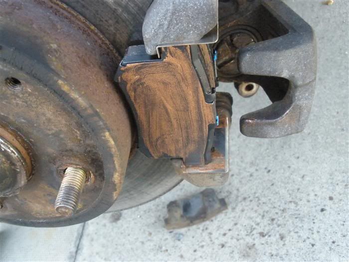HOW-TO-FIT-BRAKE-PADS-PIC7.jpg