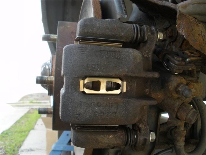 HOW-TO-FIT-BRAKE-PADS-PIC9.jpg