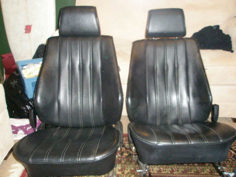 Great Junkyard Find FRONT SEATS!