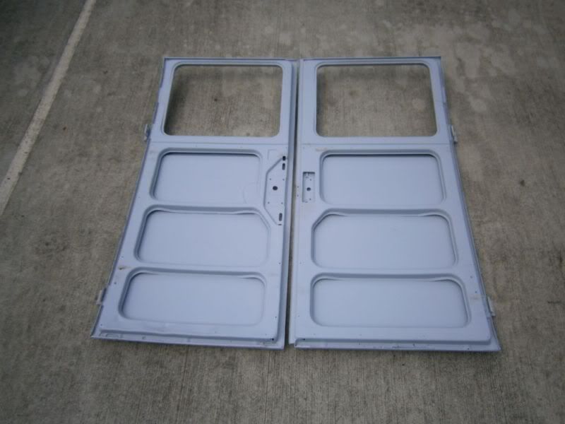 http://i10.photobucket.com/albums/a145/Dasdubber/latesplitcargodoors5.jpg