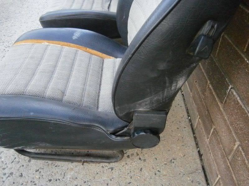 http://i10.photobucket.com/albums/a145/Dasdubber/porscheseats5.jpg