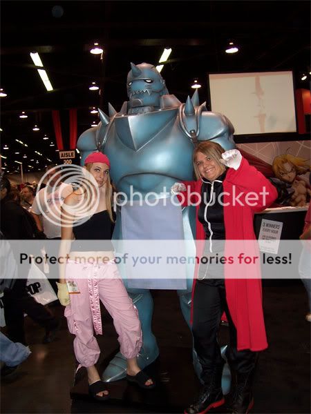 http://i10.photobucket.com/albums/a123/winrycosplay/anime%20expo%2005/meedal.jpg